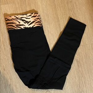 PINK Victoria's Secret Black Leggings with Tiger Print Waistband